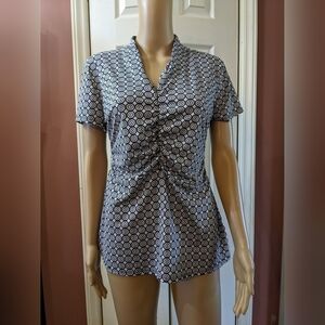 Pre-owned icy black and white short sleeve shirt, size large, TD